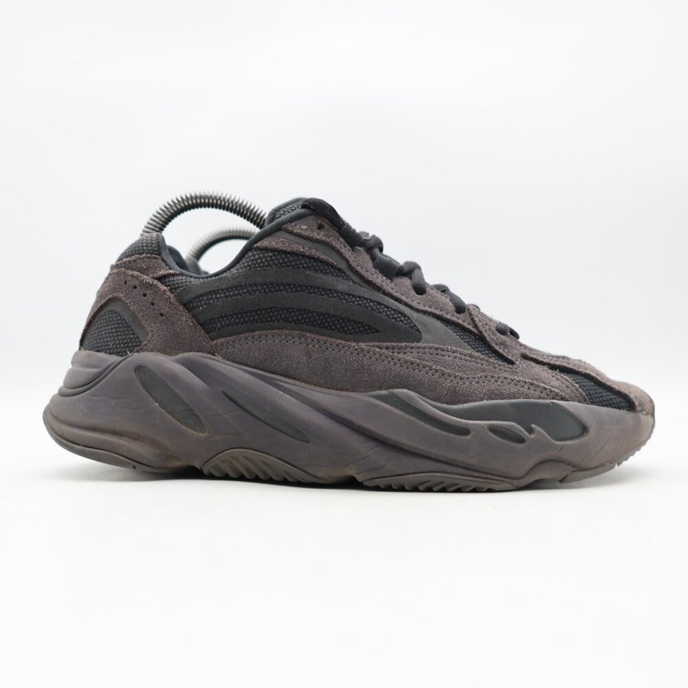 Adidas Yeezy Boost 700 V2 Vanta Black Men’s 7 Casual Athletic Sneakers FU6684